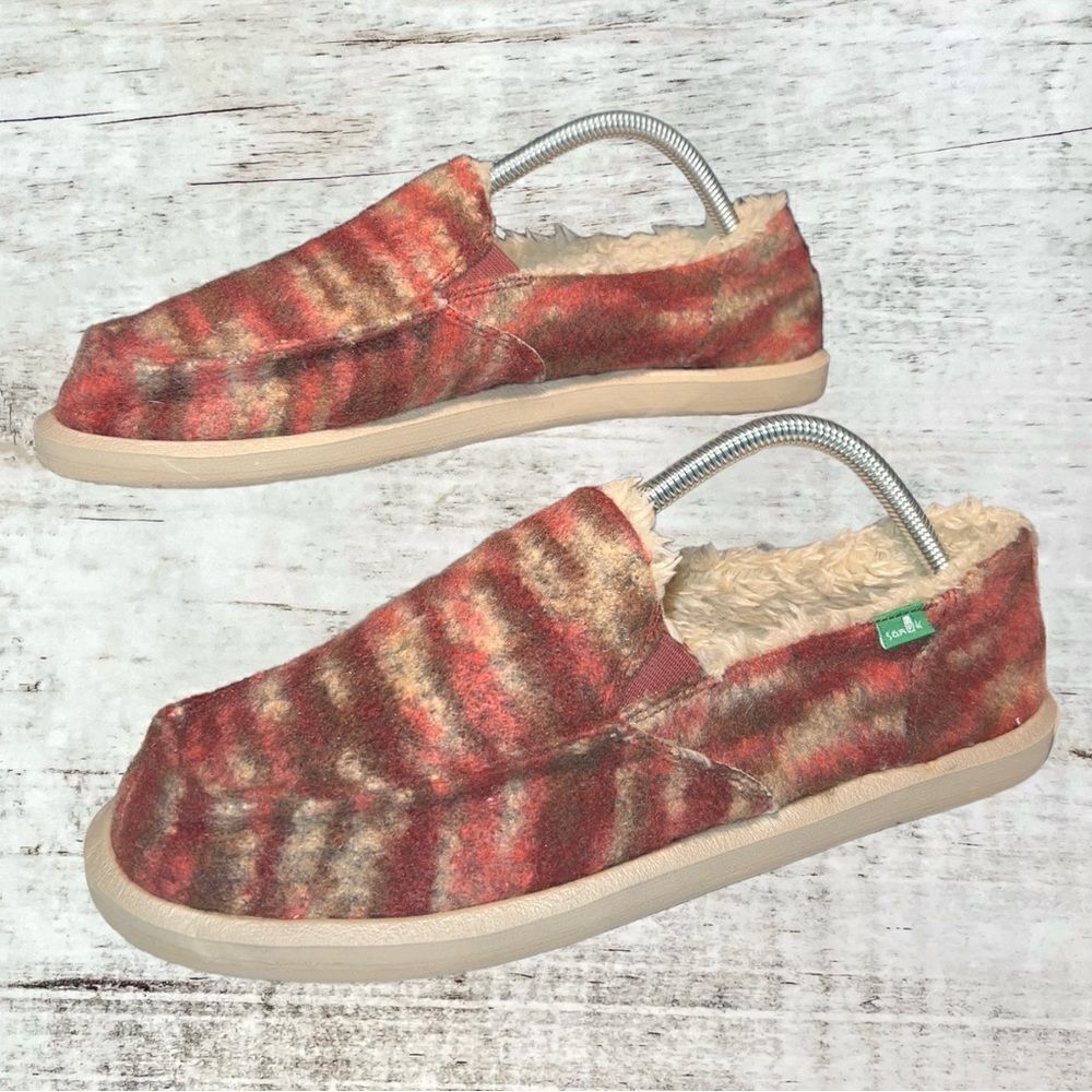 Sanuk Calichill Burgundy Slip Ons Women’s Size 11